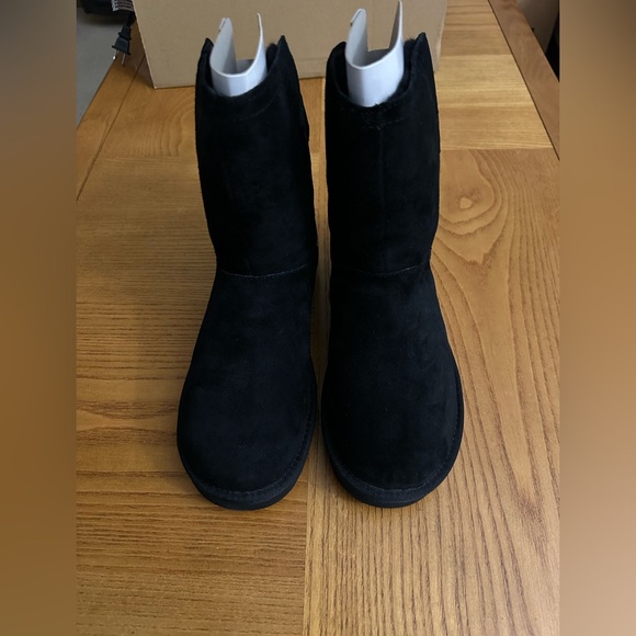 NIB UGG Remora Boots BLACK - Picture 2 of 7